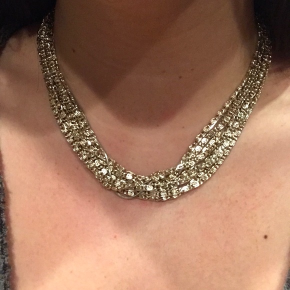 Jewelry - Gold tight short necklace